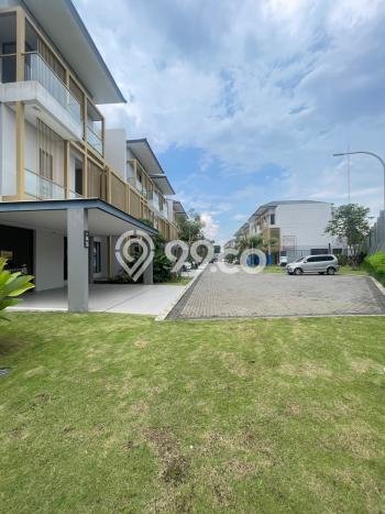 Rumah Mewah LB 255m2 Siap Huni Desain Elegan di BSD, Tangerang Rumah Mewah LB 255m2 Siap Huni Desain Elegan di BSD, Tangerang