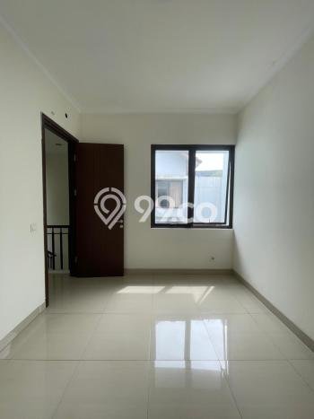 Ready to Use! Premium House LT 200m2 Desain Modern di BSD Ready to Use! Premium House LT 200m2 Desain Modern di BSD