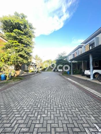Ready to Use! Premium House LT 120m2 Desain Elegan di BSD Ready to Use! Premium House LT 120m2 Desain Elegan di BSD