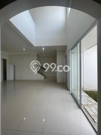 Rumah Elit LB 196m2 Siap Pakai Desain Elegan di BSD, Tangerang Rumah Elit LB 196m2 Siap Pakai Desain Elegan di BSD, Tangerang