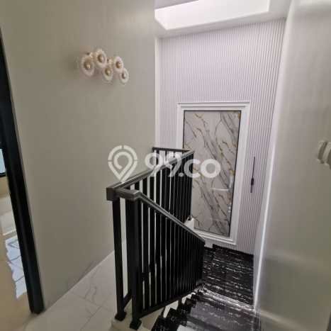 Dijual Rumah Premium dengan Fasilitas Sekitar Komplit di BSD, Tangerang Selatan Dijual Rumah Premium dengan Fasilitas Sekitar Komplit di BSD, Tangerang Selatan