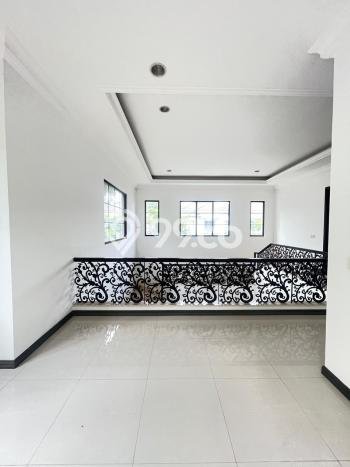 Jual Rumah Mewah Megah Dengan View Eksklusif di BSD, Tangerang Jual Rumah Mewah Megah Dengan View Eksklusif di BSD, Tangerang