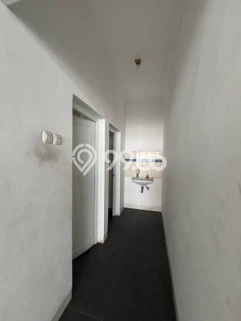 LOKASI BISNIS! Komersial Disewakan Kawasan Majapahit, Luas 800m², Jalan Strategis LOKASI BISNIS! Komersial Disewakan Kawasan Majapahit, Luas 800m², Jalan Strategis