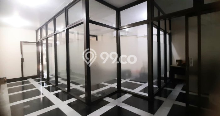 Ruko Area Komersial Kawasan Semarang Tengah, Luas 300m2m², Jalan Raya Ruko Area Komersial Kawasan Semarang Tengah, Luas 300m2m², Jalan Raya