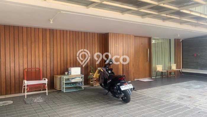 Rumah di Semarang Selatan, Dekat Fasilitas, 4 KT, LT 347m² Bangunan 700m² Rumah di Semarang Selatan, Dekat Fasilitas, 4 KT, LT 347m² Bangunan 700m²