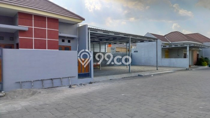 Rumah di Gentan, LT 100m², LB 70m² Rumah di Gentan, LT 100m², LB 70m²