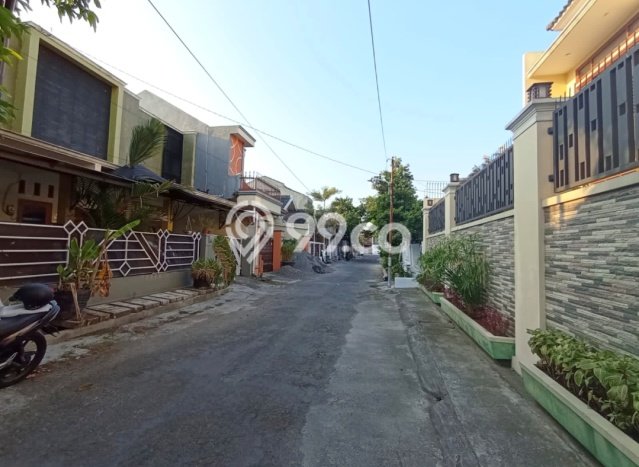 PRIME LOCATION! Rumah di Jajar, 3 KT, Area Strategis, Luas 169m² LB 150m² PRIME LOCATION! Rumah di Jajar, 3 KT, Area Strategis, Luas 169m² LB 150m²
