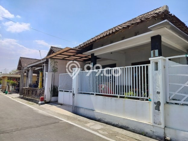 DIJUAL CEPAT! Rumah area Jaten, Solo, Luas 208m² LB 230m² HARGA NEGO! DIJUAL CEPAT! Rumah area Jaten, Solo, Luas 208m² LB 230m² HARGA NEGO!