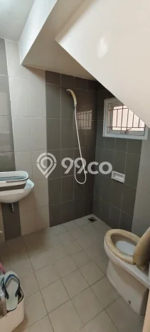 Disewakan! Rumah 3 Kamar Tidur &
2 Kamar Mandi di Gading Serpong, Tangerang Disewakan! Rumah 3 Kamar Tidur &
2 Kamar Mandi di Gading Serpong, Tangerang