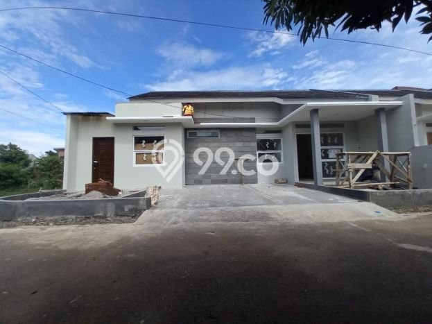 Jual Rumah Strategis Bagus Punya 3 KT di Arcamanik Bandung SHM Jual Rumah Strategis Bagus Punya 3 KT di Arcamanik Bandung SHM