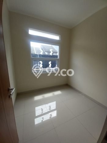 Jual Rumah Strategis Bagus Punya 3 KT di Arcamanik Bandung SHM Jual Rumah Strategis Bagus Punya 3 KT di Arcamanik Bandung SHM