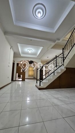 Rumah di Arcamanik, Bandung, LT 144m2m² Bangunan 155m2m² Rumah di Arcamanik, Bandung, LT 144m2m² Bangunan 155m2m²