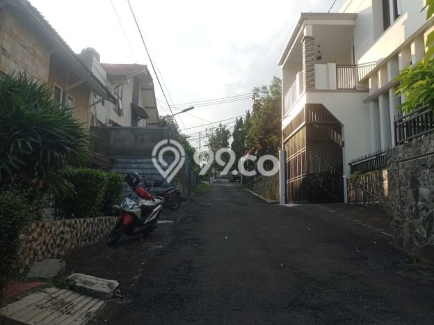 Rumah Nyaman dengan 5 Kamar Tidur dan 3 Kamar Mandi di Kawasan Cimenyan, Bandung Rumah Nyaman dengan 5 Kamar Tidur dan 3 Kamar Mandi di Kawasan Cimenyan, Bandung