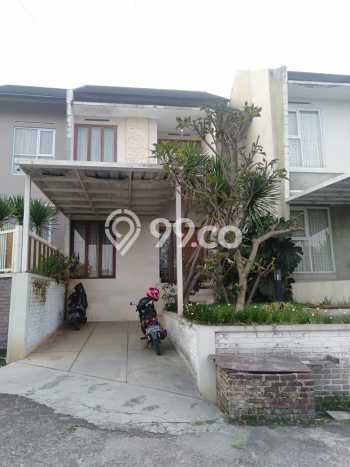 For Sale Rumah 3 Kamar Lokasi Strategis Nyaman dan Strategis di Arcamanik For Sale Rumah 3 Kamar Lokasi Strategis Nyaman dan Strategis di Arcamanik