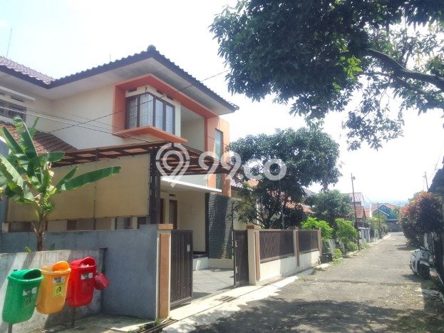 Rumah Modern 3 Kamar LT 220m2 di Cimahi Rumah Modern 3 Kamar LT 220m2 di Cimahi