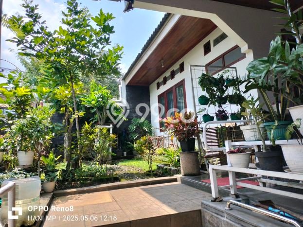 Kesempatan Investasi di , Dekat Kawasan Bisnis, Bandung - 7 Kamar Tidur Kesempatan Investasi di , Dekat Kawasan Bisnis, Bandung - 7 Kamar Tidur