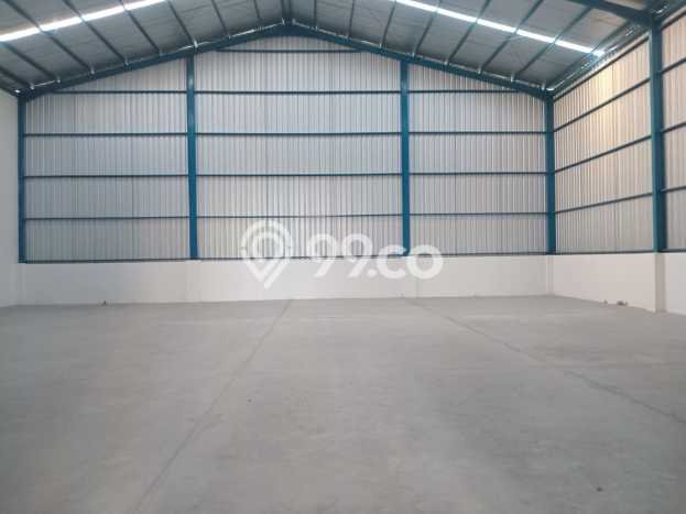 LOKASI STRATEGIS! Gudang Kawasan Karang Tengah, Luas 1100m2m², Akses Utama LOKASI STRATEGIS! Gudang Kawasan Karang Tengah, Luas 1100m2m², Akses Utama