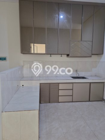 Lokasi strategis! Rumah siap huni disewakan di Dukuh Pakis LB 275m2 Lokasi strategis! Rumah siap huni disewakan di Dukuh Pakis LB 275m2
