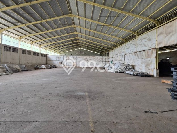 Unit Gudang Paling Strategis di Krian Sidoarjo dengan LB 9422m2 Unit Gudang Paling Strategis di Krian Sidoarjo dengan LB 9422m2