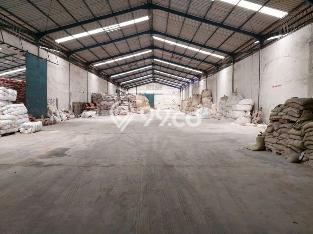 LOKASI BISNIS! Gudang For Rent Kawasan Kalianak, Luas 3305m2m², Jalan Utama LOKASI BISNIS! Gudang For Rent Kawasan Kalianak, Luas 3305m2m², Jalan Utama