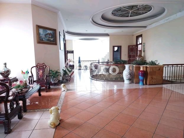 Sewa Rumah Nyaman di Graha LT 700m2 / LB 1000m2 Kondisi Bagus Sewa Rumah Nyaman di Graha LT 700m2 / LB 1000m2 Kondisi Bagus