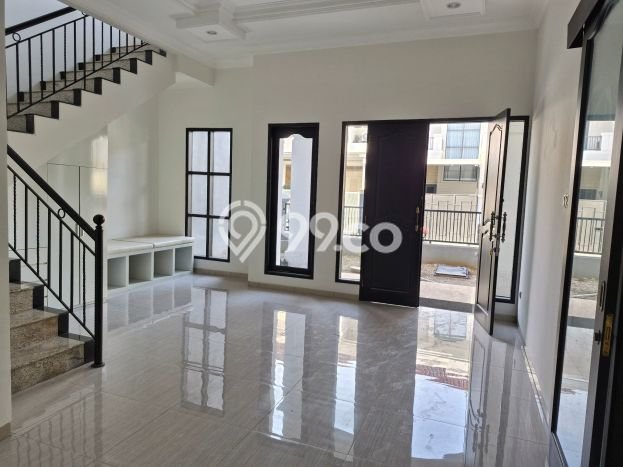 Rumah Luxury Modern Tanpa Renovasi di Citraland Surabaya Rumah Luxury Modern Tanpa Renovasi di Citraland Surabaya