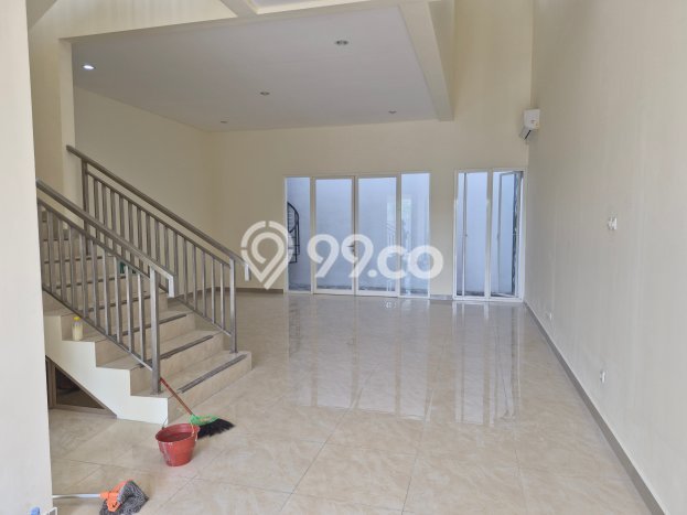 Lokasi strategis! Rumah siap huni disewakan di Dukuh Pakis LB 275m2 Lokasi strategis! Rumah siap huni disewakan di Dukuh Pakis LB 275m2