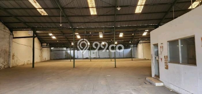Disewakan Gudang di Kawasan Ramai Margomulyo Luas 2500m2 Disewakan Gudang di Kawasan Ramai Margomulyo Luas 2500m2