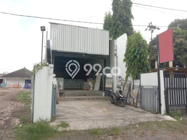 Area Ramai! Ruko Dijual di Pedurungan untuk Bisnis Luas Bangunan 198m2 Area Ramai! Ruko Dijual di Pedurungan untuk Bisnis Luas Bangunan 198m2