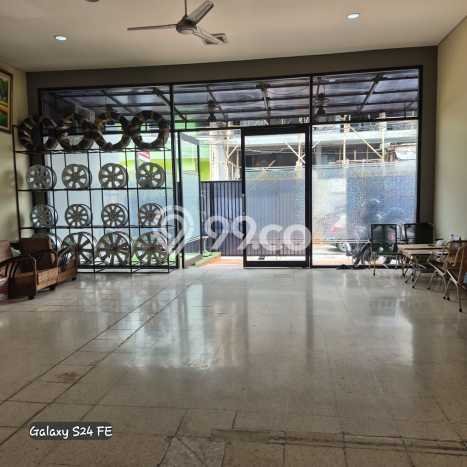 Rumah Elit LB 258m2 Siap Pakai Desain Elegan di Karang kidul, Semarang Rumah Elit LB 258m2 Siap Pakai Desain Elegan di Karang kidul, Semarang