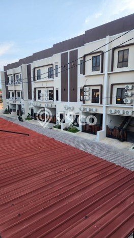 Dijual Rumah 7 Kamar Lokasi Strategis Nyaman dan Strategis di Tembalang Dijual Rumah 7 Kamar Lokasi Strategis Nyaman dan Strategis di Tembalang