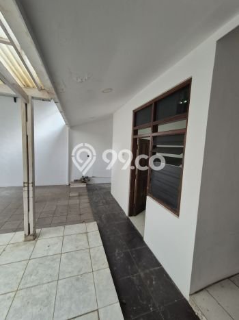 Lokasi terbaik! Rumah siap pakai dikontrakkan di Semarang Tengah LB 240m2 Lokasi terbaik! Rumah siap pakai dikontrakkan di Semarang Tengah LB 240m2