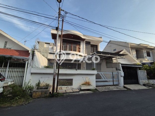 Lokasi terbaik! Rumah siap pakai dikontrakkan di Semarang Tengah LB 240m2 Lokasi terbaik! Rumah siap pakai dikontrakkan di Semarang Tengah LB 240m2