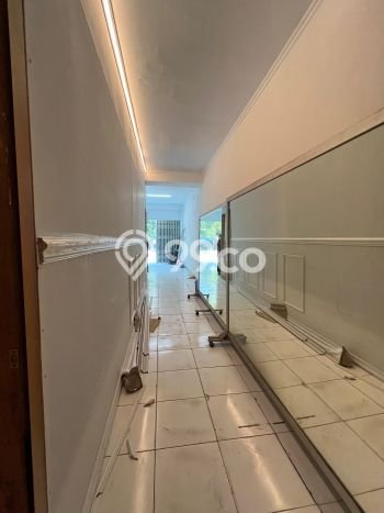 Ruko Area Premium di Kebayoran Baru, Luas 217m², Jalan Utama Ruko Area Premium di Kebayoran Baru, Luas 217m², Jalan Utama