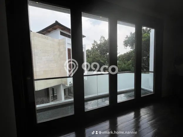 Rumah Elit Modern Tanpa Renovasi di Pondok Indah Jakarta Selatan Rumah Elit Modern Tanpa Renovasi di Pondok Indah Jakarta Selatan