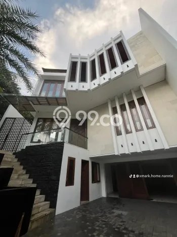 Rumah Elit Modern Tanpa Renovasi di Pondok Indah Jakarta Selatan Rumah Elit Modern Tanpa Renovasi di Pondok Indah Jakarta Selatan