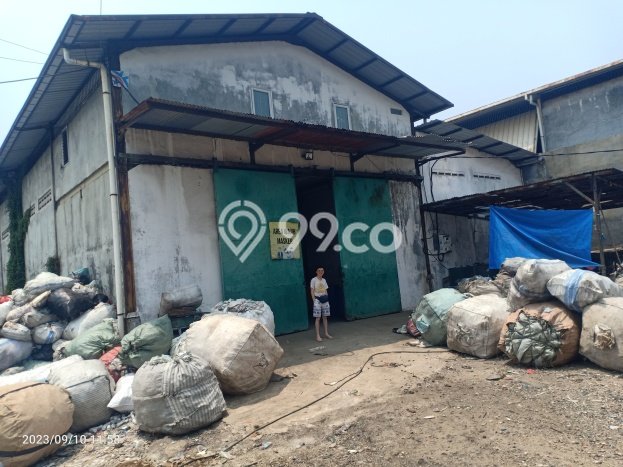 Unit Gudang Dijual di Jakarta Utara LT 2000m2 & LB 510m2 Unit Gudang Dijual di Jakarta Utara LT 2000m2 & LB 510m2