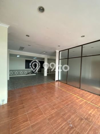 Ruko Dijual di Jakarta Barat LT 135m2 & LB 530m2 Lokasi Terbaik! Ruko Dijual di Jakarta Barat LT 135m2 & LB 530m2 Lokasi Terbaik!