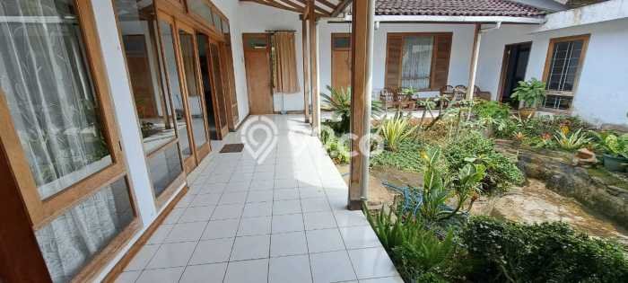 FOR SALE! Vila Kawasan Cipanas, Area 13000m2m², Dekat ke Pusat Kota FOR SALE! Vila Kawasan Cipanas, Area 13000m2m², Dekat ke Pusat Kota