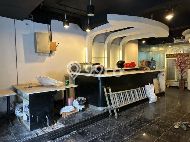 Ruko untuk Disewa di Pusat Jakarta Barat Luas Bangunan 336m2 Ruko untuk Disewa di Pusat Jakarta Barat Luas Bangunan 336m2