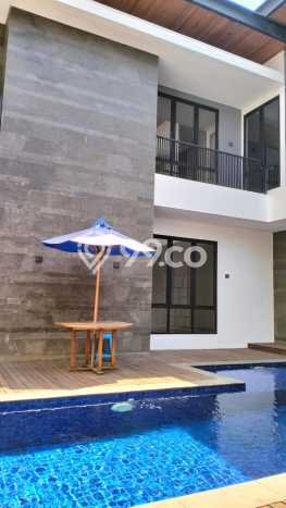 Rumah Elit LB 600m2 Siap Pakai Desain Elegan di Gading Serpong, Tangerang Rumah Elit LB 600m2 Siap Pakai Desain Elegan di Gading Serpong, Tangerang