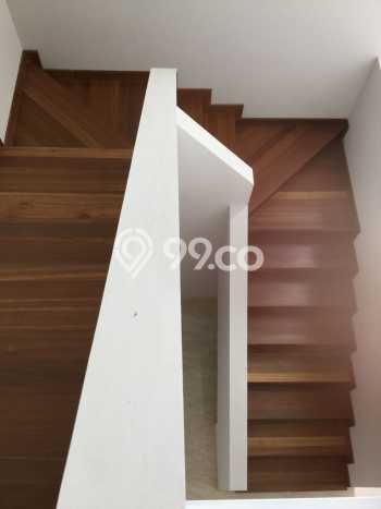 Rumah Elit LB 600m2 Siap Pakai Desain Elegan di Gading Serpong, Tangerang Rumah Elit LB 600m2 Siap Pakai Desain Elegan di Gading Serpong, Tangerang
