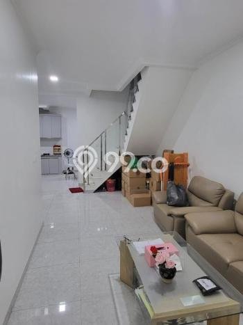 Siap Huni Rumah Mewah 6 Kamar di Cipondoh Dekat ke Mana Pun Siap Huni Rumah Mewah 6 Kamar di Cipondoh Dekat ke Mana Pun