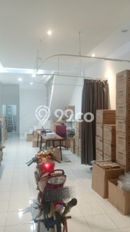 Ruko Dijual di Prime Area Jakarta Barat Luas 182m2 Ruko Dijual di Prime Area Jakarta Barat Luas 182m2