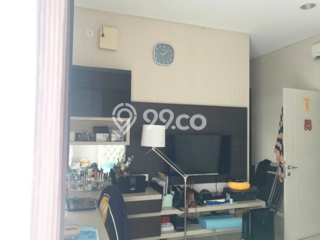 PROPERTI PILIHAN! Rumah Nyaman area , LT 165m2m² Bangunan 242m2m² PROPERTI PILIHAN! Rumah Nyaman area , LT 165m2m² Bangunan 242m2m²