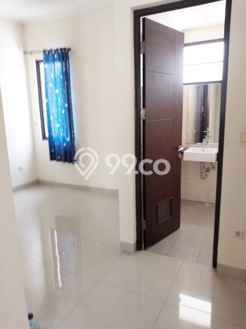 SPECIAL PRICE! Rumah di Green Lake City, 4 KT, Akses Mudah Fasilitas Umum, LT 144m² LB 224m² SPECIAL PRICE! Rumah di Green Lake City, 4 KT, Akses Mudah Fasilitas Umum, LT 144m² LB 224m²