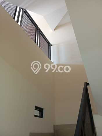 Jual Rumah Luas Elegan Dengan View Cantik di Duri Kepa, Jakarta Barat Jual Rumah Luas Elegan Dengan View Cantik di Duri Kepa, Jakarta Barat