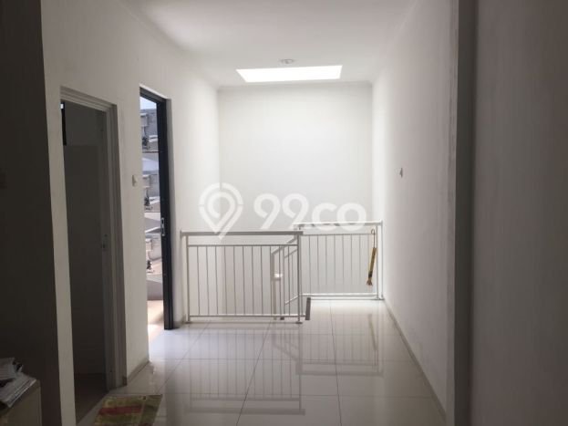 Ruko Dijual di Jakarta Barat LT 68m2 & LB 150m2 Lokasi Terbaik! Ruko Dijual di Jakarta Barat LT 68m2 & LB 150m2 Lokasi Terbaik!