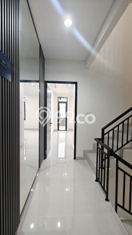 Ready to Use! Premium House LT 81m2 Desain Modern di Duri Kepa Ready to Use! Premium House LT 81m2 Desain Modern di Duri Kepa