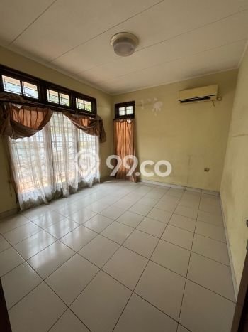 PRIME LOCATION! Rumah area Jelambar, 5 KT, Area Tenang, LT 250m² Bangunan 350m² PRIME LOCATION! Rumah area Jelambar, 5 KT, Area Tenang, LT 250m² Bangunan 350m²